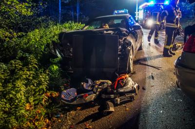Stuttgart Sillenbuch: Schwerer Auffahrunfall mit zwei Schwerverletzten
